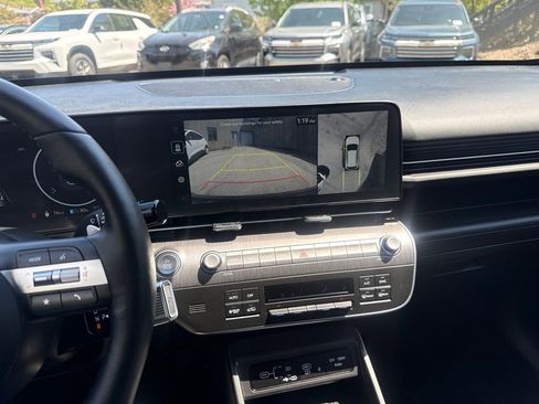 Used 2024 Hyundai Kona Limited FWD image 30