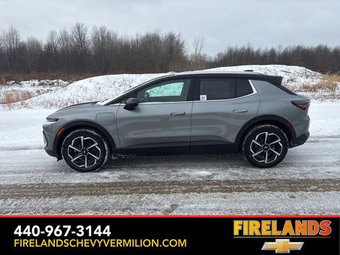 New 2026 Chevrolet Equinox EV LT image 6