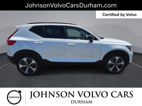 Certified 2026 Volvo XC40 B5 Plus AWD/4WD image 10