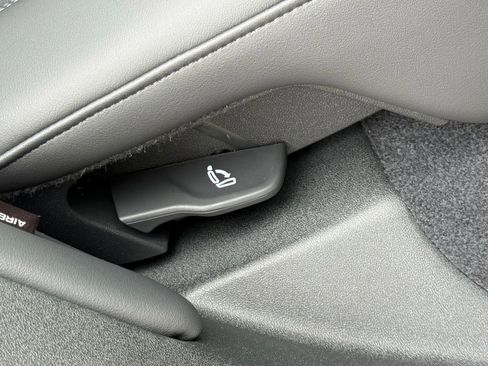 New 2025 Audi SQ5 Premium Plus image 51