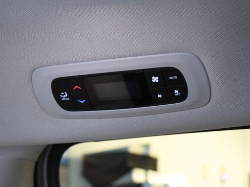 Used 2017 Chrysler Pacifica Touring Plus FWD image 19