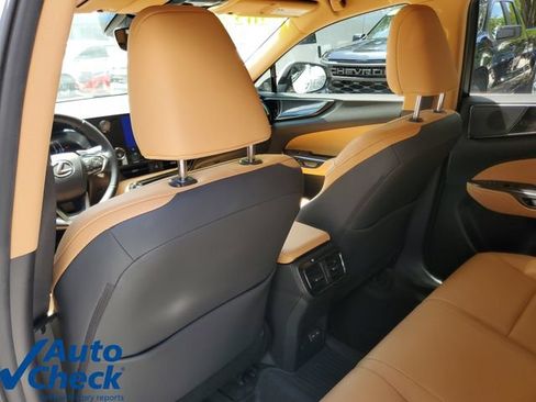 Used 2022 Lexus NX 250 FWD w/ Towing Package (2000 Lbs) image 13