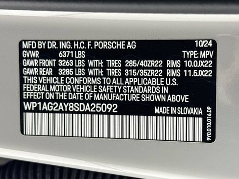 Certified 2025 Porsche Cayenne GTS AWD/4WD image 34