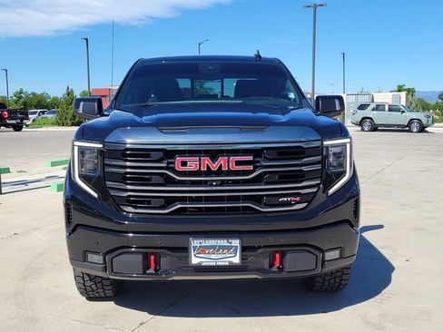 Used 2023 GMC Sierra 1500 AT4 w/ Technology Package AWD/4WD image 5