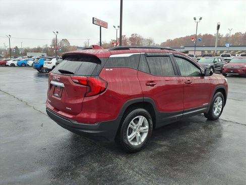 Used 2021 GMC Terrain SLE w/ Driver Convenience Package image 4