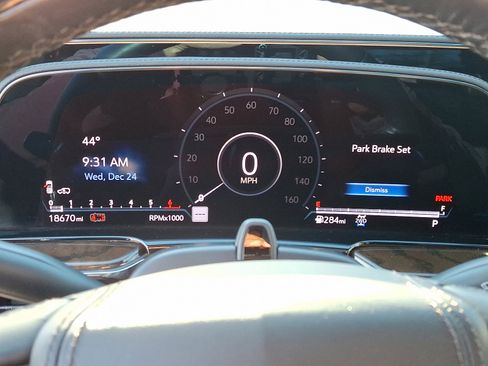 Used 2024 Cadillac Escalade Sport Platinum w/ LPO, ONYX Package image 19