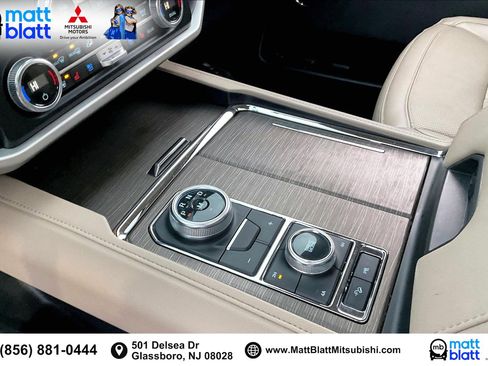 Used 2024 Ford Expedition Limited image 19