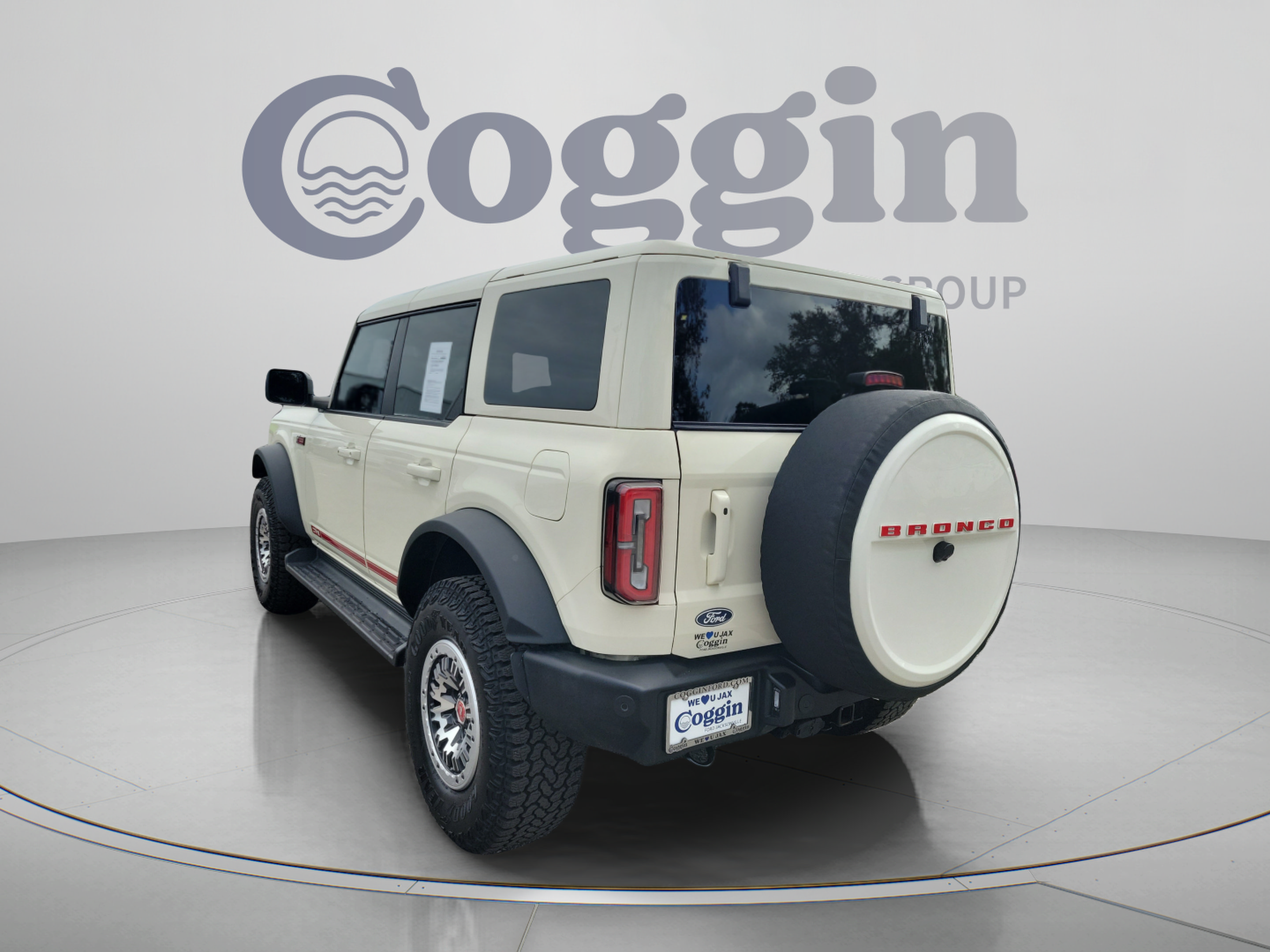 Used 2026 Ford Bronco Outer Banks w/ Sasquatch Package AWD/4WD image 2