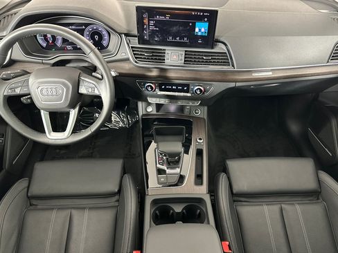 Used 2024 Audi Q5 e Premium Plus w/ Premium Plus Package image 12