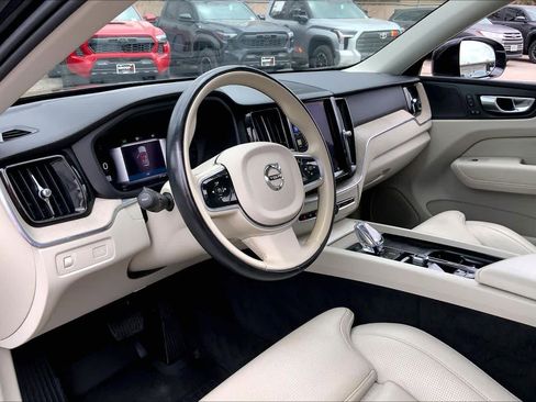 Used 2022 Volvo XC60 B5 Inscription w/ Advanced Package image 18