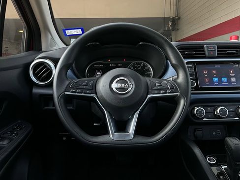 Used 2025 Nissan Versa SV w/ Trunk Package image 28