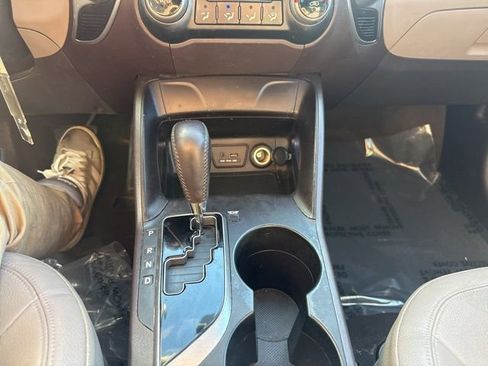 Used 2011 Hyundai Tucson GLS FWD image 14