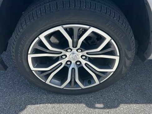 Used 2025 RAM 1500 Tungsten AWD/4WD image 2