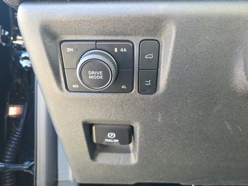 Certified 2025 Ford Expedition Platinum w/ Driver's Package image 30