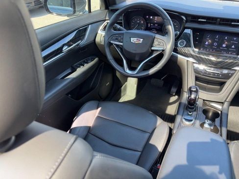 Used 2023 Cadillac XT6 Premium Luxury w/ Technology Package AWD/4WD image 13