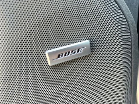 Used 2022 GMC Yukon SLT w/ SLT Premium Package image 14