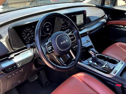 Used 2022 Kia Carnival SX Prestige image 17