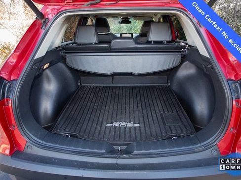 Used 2022 Toyota Corolla Cross XLE image 24
