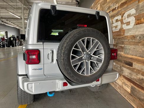 Used 2024 Jeep Wrangler High Altitude AWD/4WD image 21