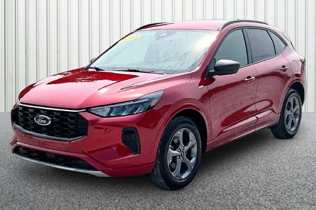 Used 2024 Ford Escape ST-Line w/ Tech Pack #1 AWD/4WD image 2