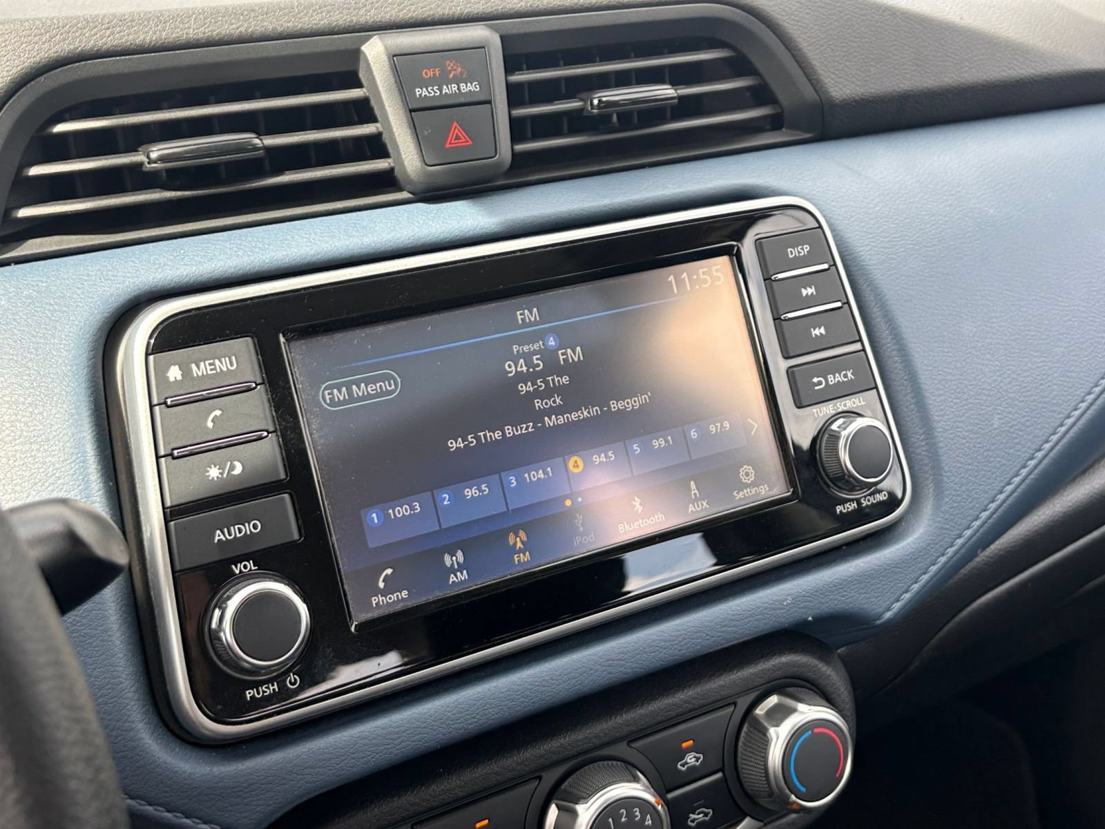 Used 2025 Nissan Versa SV FWD image 19