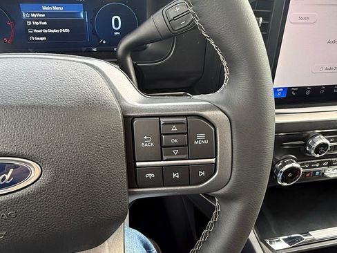 New 2026 Ford F250 Lariat w/ Black Appearance Package image 21