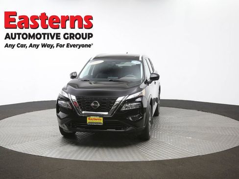 Used 2021 Nissan Rogue SV w/ Premium Package image 57