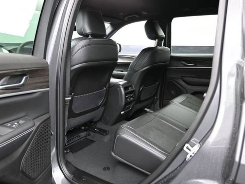 New 2026 Jeep Grand Cherokee Altitude AWD/4WD image 22