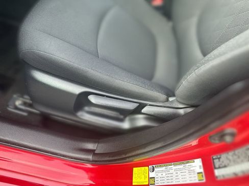 Used 2020 Toyota Corolla LE image 14