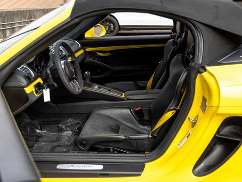 Certified 2016 Porsche Boxster Spyder RWD image 28