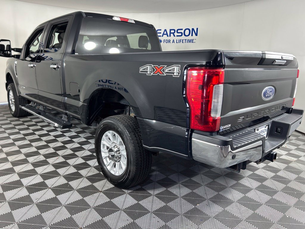 Used 2019 Ford F250 XLT w/ XLT Premium Package AWD/4WD image 6