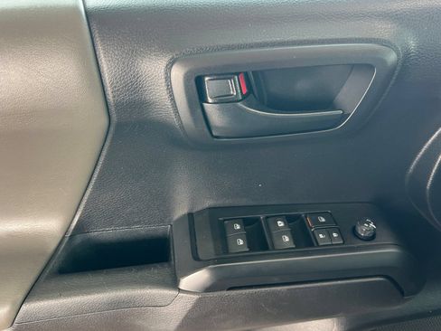 Used 2019 Toyota Tacoma SR w/ SR Convenience Package AWD/4WD image 8