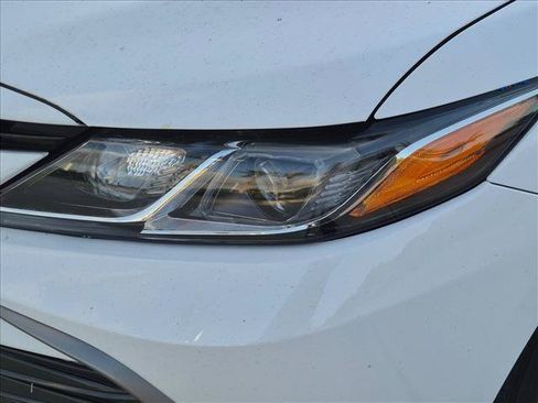 Used 2022 Toyota Camry LE FWD image 7