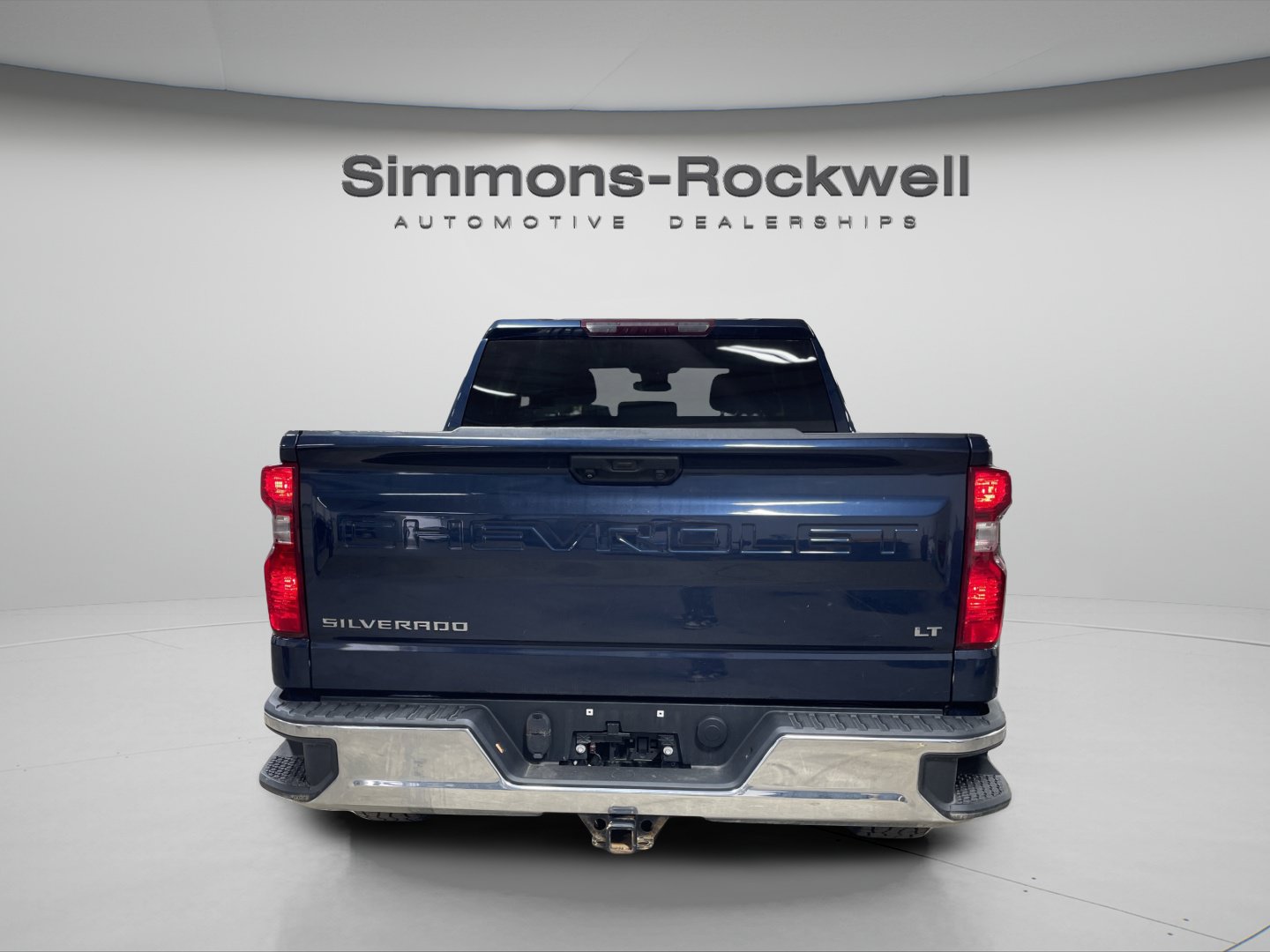 Used 2022 Chevrolet Silverado 1500 LT AWD/4WD image 4