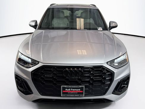 Used 2025 Audi Q5 e Premium Plus w/ Premium Plus Package image 2