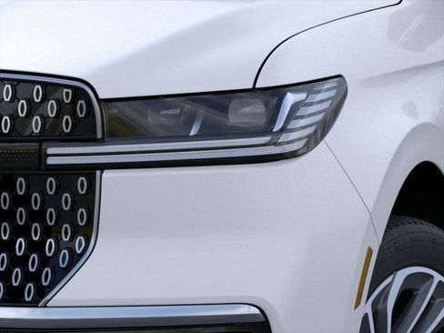 New 2026 Lincoln Navigator L Reserve AWD/4WD image 18