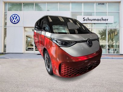 New 2025 Volkswagen ID. Buzz Pro S Plus