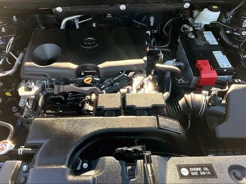 Used 2021 Toyota RAV4 XLE image 29