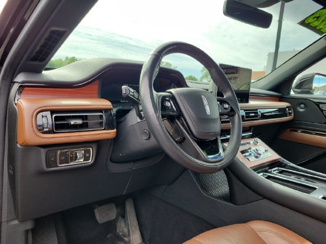 Used 2023 Lincoln Aviator Reserve w/ Elements Package Plus AWD/4WD image 6