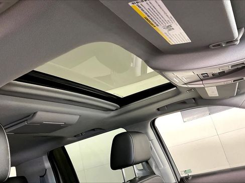 Used 2020 GMC Yukon XL SLT w/ Open Road Package image 12