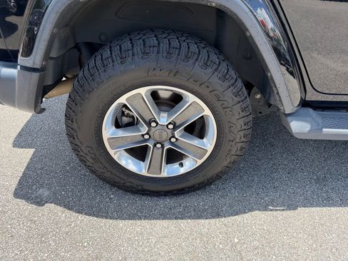 Used 2020 Jeep Wrangler Unlimited Sahara AWD/4WD image 5