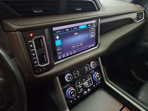 Used 2021 GMC Yukon Denali w/ Denali Premium Package image 29