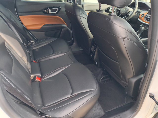 Used 2025 Jeep Compass Limited AWD/4WD image 9
