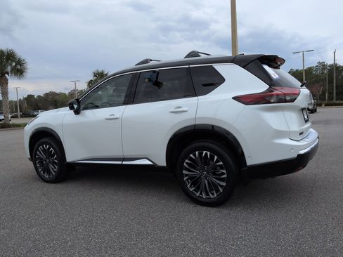 New 2026 Nissan Rogue Platinum image 7