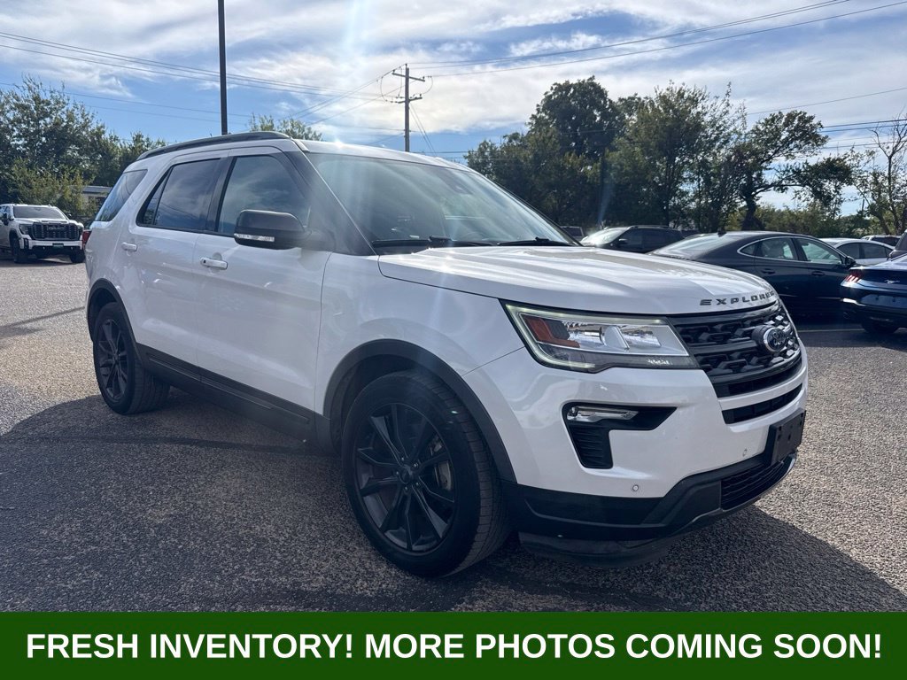 Used 2018 Ford Explorer XLT w/ Equipment Group 202A FWD image 1