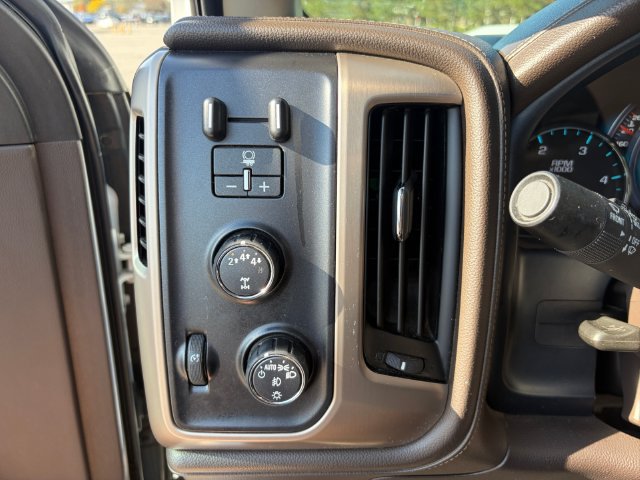 Used 2019 GMC Sierra 2500 Denali w/ Duramax Plus Package AWD/4WD image 30