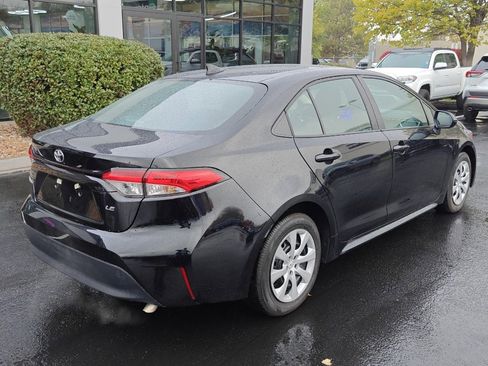 Used 2025 Toyota Corolla LE image 7