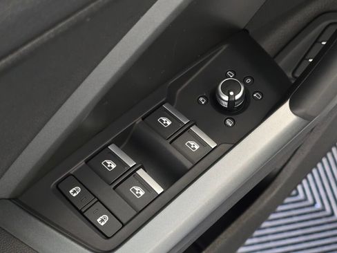 Certified 2025 Audi Q3 2.0T Premium w/ Convenience Package image 37