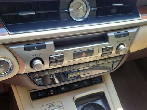 Used 2017 Lexus ES 350 w/ Luxury Package FWD image 20