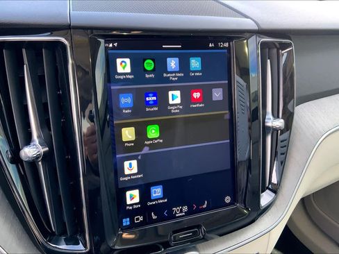 Used 2023 Volvo XC60 B5 Plus image 32